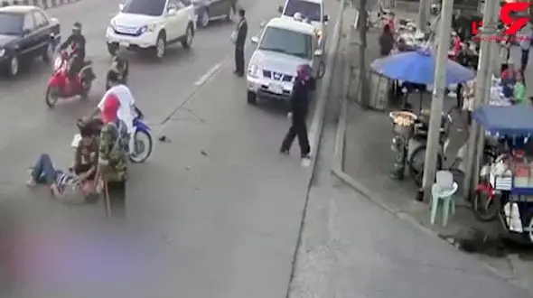 وقتی کلاه ایمنی هم حافظ جان رانندگان موتورسیکلت نیست + فیلم