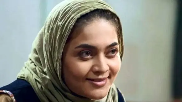 عارفه معماریان دختر محمود نقاش پایتخت 6 با استایل پرنسسی در آغوش الهام پاوه نژاد