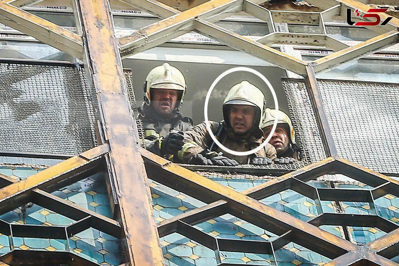 آخرین عکس از آتش نشان شهید رضا شفیعی در پشت پنجره پلاسکو