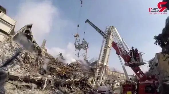 آخرین ویدئو ها از عملیات نجات بازماندگان از زیر آوار ساختمان پلاسکو +فیلم