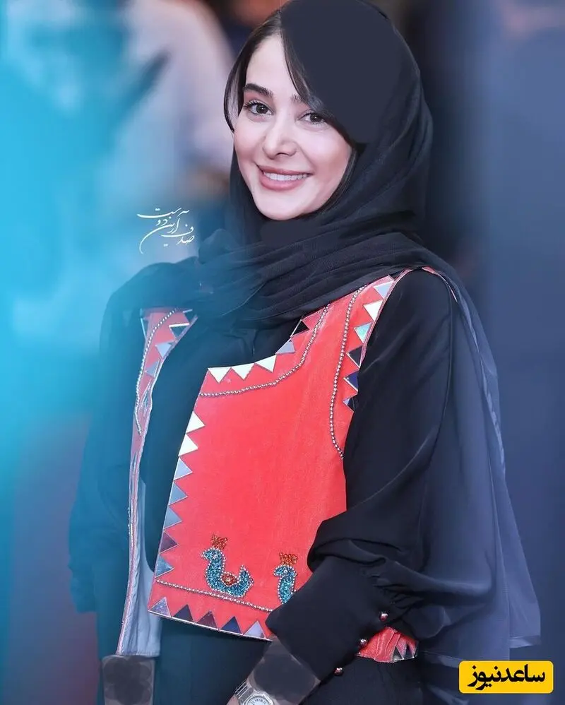 نگاهی به استایل اصیل الناز حبیبی با پولک دوزی ایرانی / کیف محبوب بازیگران هم در دستش بود + عکس