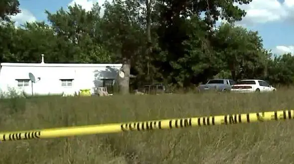 اجساد 2 دختربچه جلوی در خانه شان پیدا شد! / مرگ مرموز است 