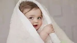 عجیب ترین نوزاد در دنیا / این نوزاد زیبا یک پدر و دو مادر دارد ! 