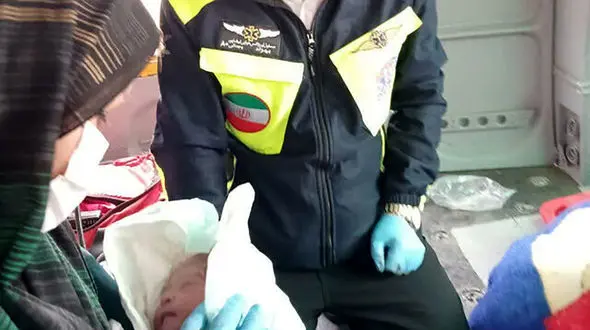 تولد پسر ایرانی در آسمان / در مشهد صورت گرفت