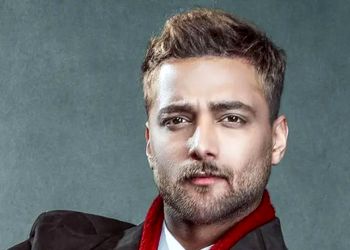 دانلودآواز عاشقانه امیر مقاره / آهنگ  توی رابطه با تو بگو بازنده منم + متن