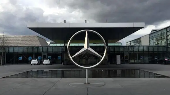 انعقاد سه قرارداد جدید همکاری با بنز