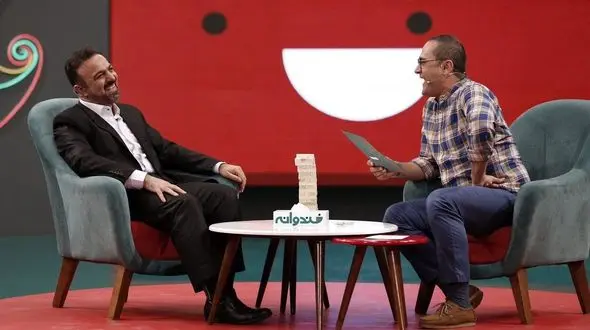 شوخى رامبدجوان با مجری مناظره‌های انتخاباتی+فیلم