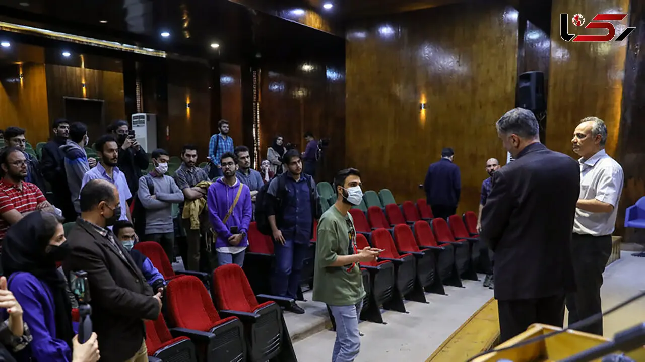 دانشجوی دانشگاه شریف خطاب به گنجی و زیدآبادی: من حاکمیتی را می خواهم که از رنج من کم کند +  فیلم