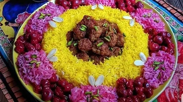 خورشت آلبالو با کوفته قلقلی و طرز تهیه 