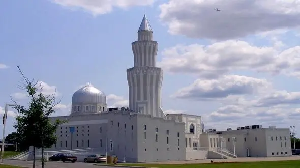 تصاویر پخش اذان برای نخستین بار از بلندگوهای مساجد در کانادا 