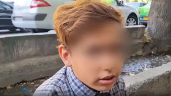 فیلم کودک ایرانی که 4 سال است به ترک تحصیل «اجباری» محکوم شده است 