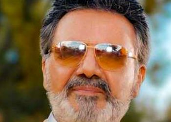 دانلود آواز باشکوه معین ! / آهنگ یکی را دوست میدارم ولی افسوس او هرگز نمیداند ! + متن