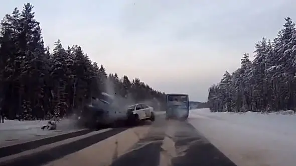 نتیجه وحشتناک سبقت گرفتن از سمت راست + فیلم و عکس