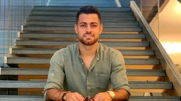 رونمایی مرتضی پورعلی گنجی از مادر و همسرش برای اولین بار/ چه عروس زیبا و مادر شوهر خوبی+عکس