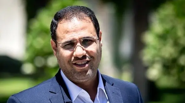 با مدرسه‌ای که قیمت غذاهایش نامتعارف بود برخورد می‌شود