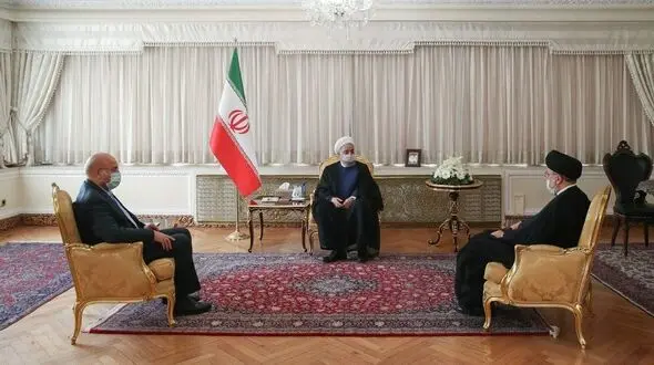بررسی مهم‌ترین مسایل کشور در جلسه سران قوا + فیلم 