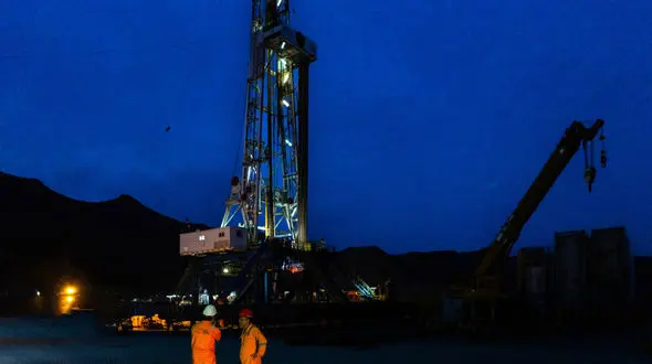 اعزام گروه های نجات از سه شهر به سمت کوهدشت / عملیات نجات کارگران مبحوس ادامه دارد