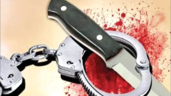 مرد جوان مشهدی در برابر چشمان زنش سلاخی شد / جوان موتورسوار فراری است 