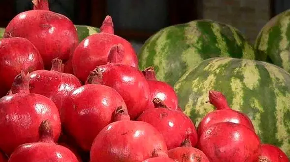 قیمت میوه شب یلدا 60 تا 70 درصد افزایش یافت / مردم یک تا دو کیلو میوه می خرند !