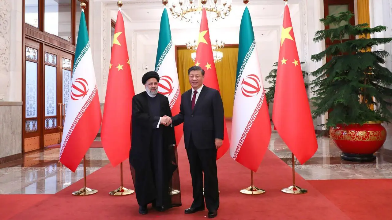 استقبال رسمی شی‌جین پینگ از رئیسی / شلیک ۲۱ گلوله توپ به افتخار رئیس‌جمهور کشورمان