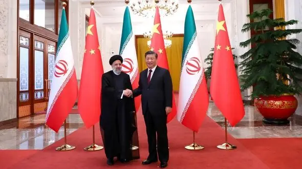 استقبال رسمی شی‌جین پینگ از رئیسی / شلیک ۲۱ گلوله توپ به افتخار رئیس‌جمهور کشورمان