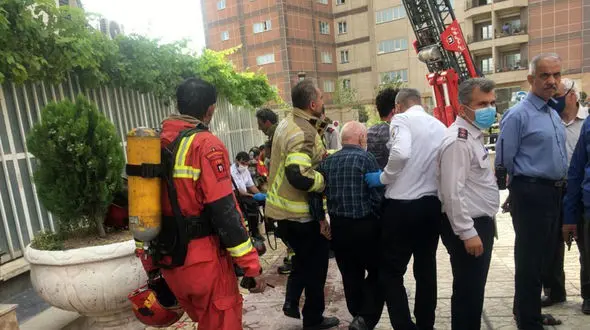 وحشت در مجتمع مسکونی شهرک شهید بهشتی در بابایی / آتش سوزی 7 صبح رخ داد + عکس ها