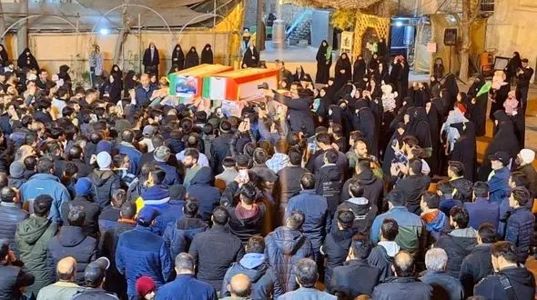 مردم با ۵ شهید حمله تروریستی اسرائیل در معراج شهدا تهران وداع کردند