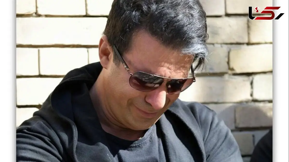 عکس ها / ضجه های تلخ یوسف تیموری در آغوش پدر رضا داوودنژاد در سوگ رفیقش/ تصویری که غم تداعی کرد