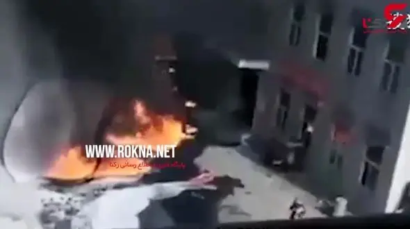 فیلم لحظه زنده زنده آتش گرفتن 2 آتش نشان خارجی