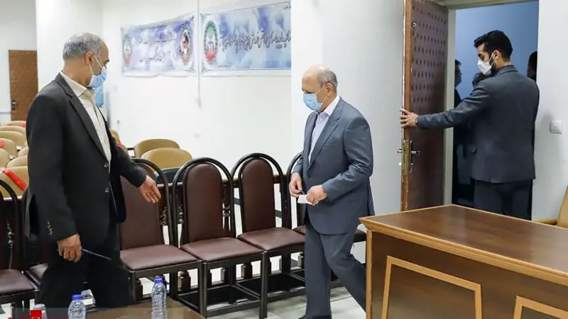 رستمی‌صفا  ابربدهکار دانه درشت بانکی روانه زندان شد / تخلفات کلان ریالی و ارزی گروه رستمی‌صفا