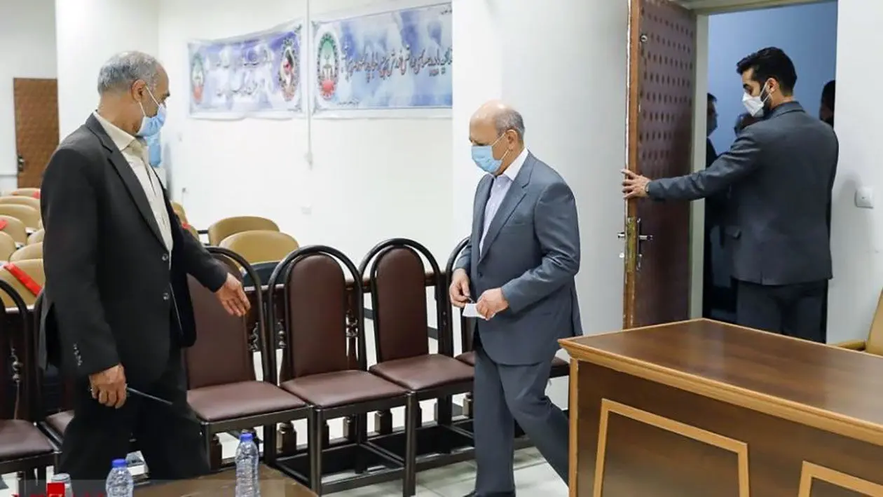 رستمی‌صفا  ابربدهکار دانه درشت بانکی روانه زندان شد / تخلفات کلان ریالی و ارزی گروه رستمی‌صفا