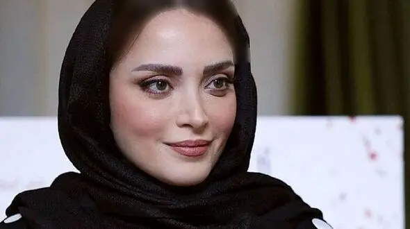 عکس جذاب بهنوش طباطبایی با یک تیپ متفاوت 