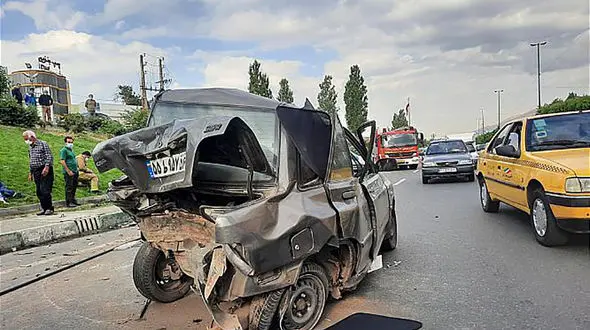 عکس تصادف وحشتناک در اتوبان همت / پراید مچاله شد 
