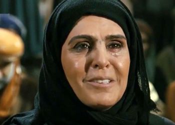 عکس؛ سفر به تاریخ؛ چهرۀ «ساره، زن اول خولی» (مختارنامه) در 26 سالگی در اولین فیلمش؛ سال 1355