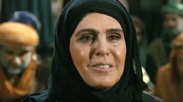 عکس؛ سفر به تاریخ؛ چهرۀ «ساره، زن اول خولی» (مختارنامه) در 26 سالگی در اولین فیلمش؛ سال 1355