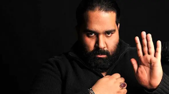 قاب خانوادگی و تازه رضا صادقی به همراه همسر زیبا و دو دخترش