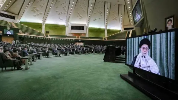 بیانات رهبر معظم انقلاب درباره ۴ مسئله مهم اقتصادی