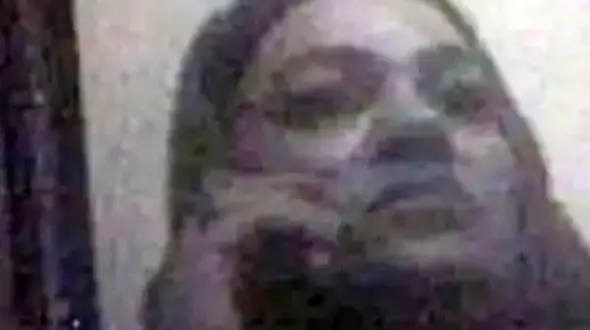 این زن بی آبرو را میشناسید ؟ / مخفیگاهش را به پلیس خبر دهید + عکس چهره باز