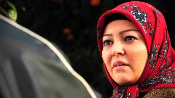  زیبایی غیرقابل وصف رزیتا غفاری در ۵۲ سالگی/رزیتا غفاری بانوی رودها و دریاها شد!