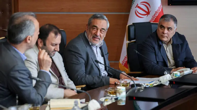 محسن پاک‌نژاد، وزیر نفت - حمید بورد سرپرست جدید وزارت نفت