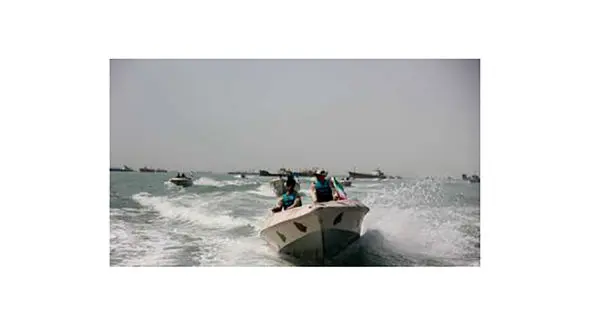 کشف شناور سرقتی بندر لنگه در جزیره قشم‌