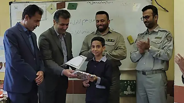این دانش آموز گیلانی، جان یک شغال گرفتار در تله را نجات داد + فیلم