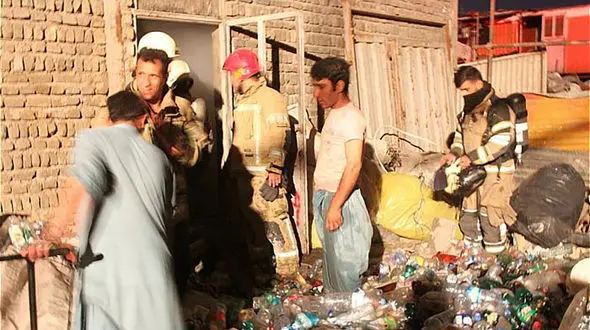 آتش سوزی انبار ضایعات پلاستیک در خلازیل+ عکس ها