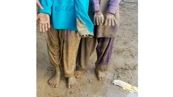 برای نجات آینده  سیستان و بلوچستان سیل زده باید آستین ها را بالا زد + فیلم