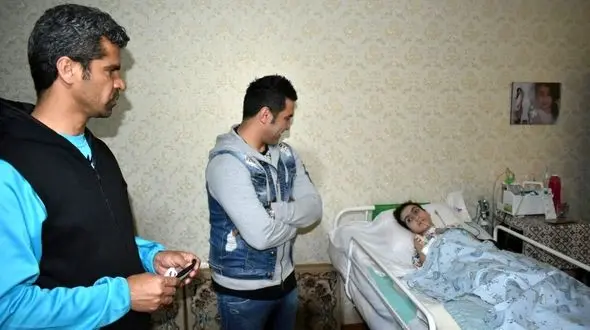 2 قهرمان بزرگ کشور بر بالین مهسا آقایی تکواندوکار حادثه دیده کرجی + عکس