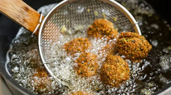 بهترین روش سرخ کردن مواد غذایی /ترفندهای سرآشپزهای حرفه ای