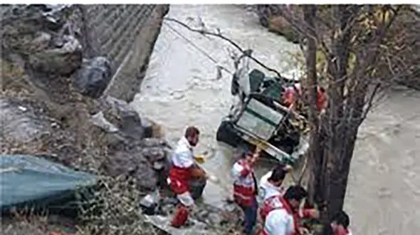 سرنوشت تلخ یک خانواده ۵ نفره در سربیشه/ عبور از رودخانه فصلی حادثه آفرید