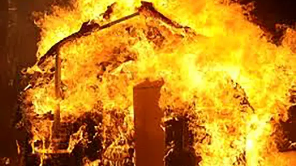 آتش سوزی در انبار کارخانه روغن قزوین