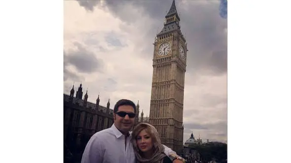 تصویر جدید نیوشا ضیغمی و همسرش زیر ساعت معروف شهر لندن +عکس