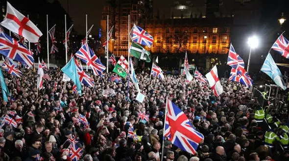 انگلیسی ها خروج از اتحادیه اروپا را جشن گرفتند